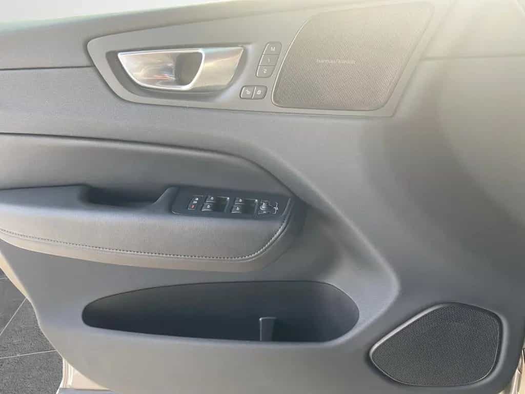 Volvo XC60 B5 Ultimate ACC+AHK+LED+SD*WinterP+ 09/2022-photo-16