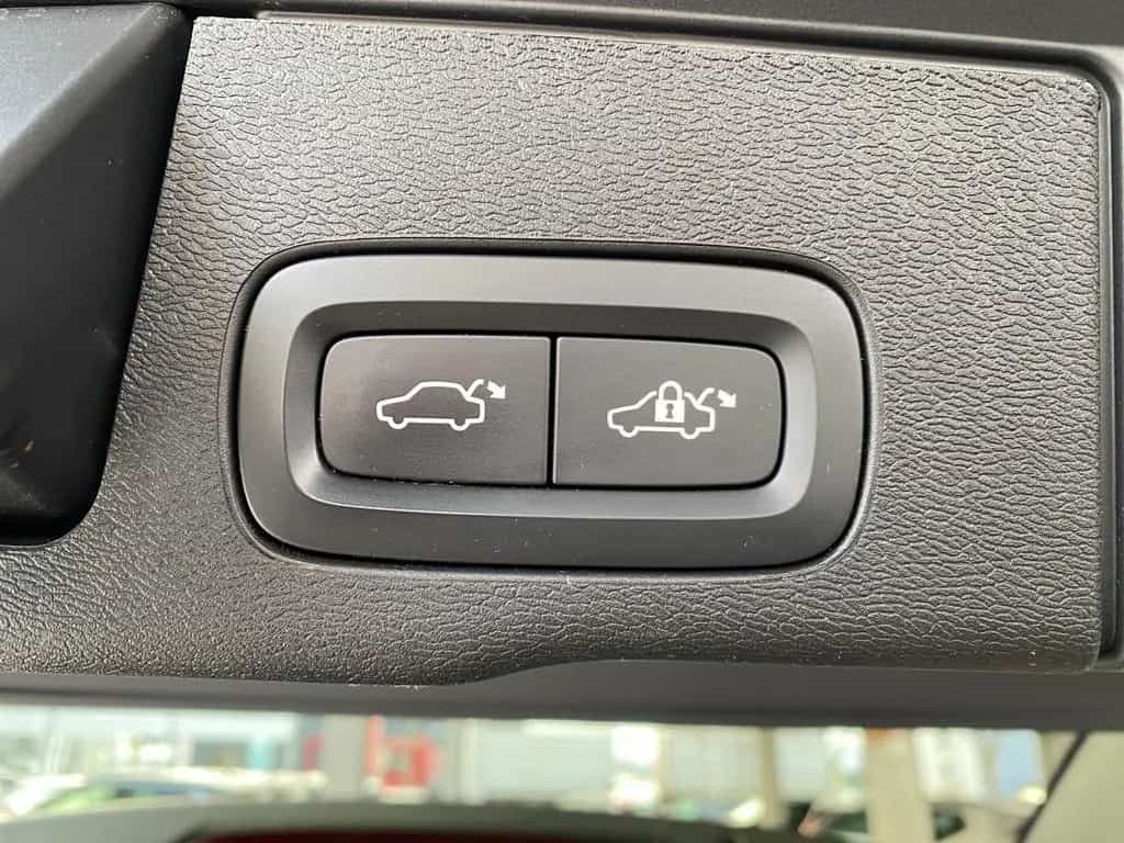 Volvo XC60 B5 Ultimate ACC+AHK+LED+SD*WinterP+ 09/2022-photo-22