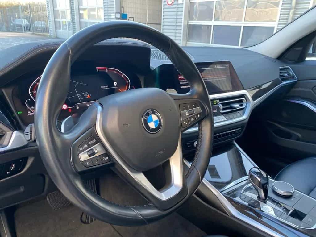 BMW 3 Series 320 d Touring Luxury Line *AHK*Pano*HiFi*SHZ*CAM 01/2020-photo-13