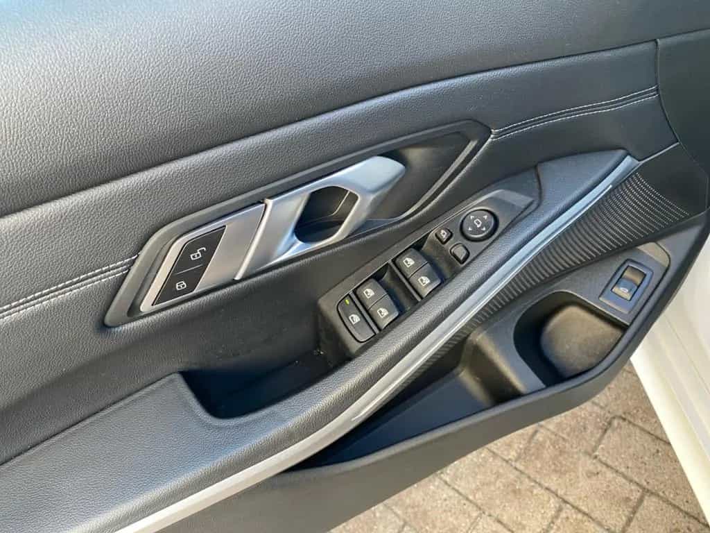 BMW 3 Series 320 d Touring Luxury Line *AHK*Pano*HiFi*SHZ*CAM 01/2020-photo-22