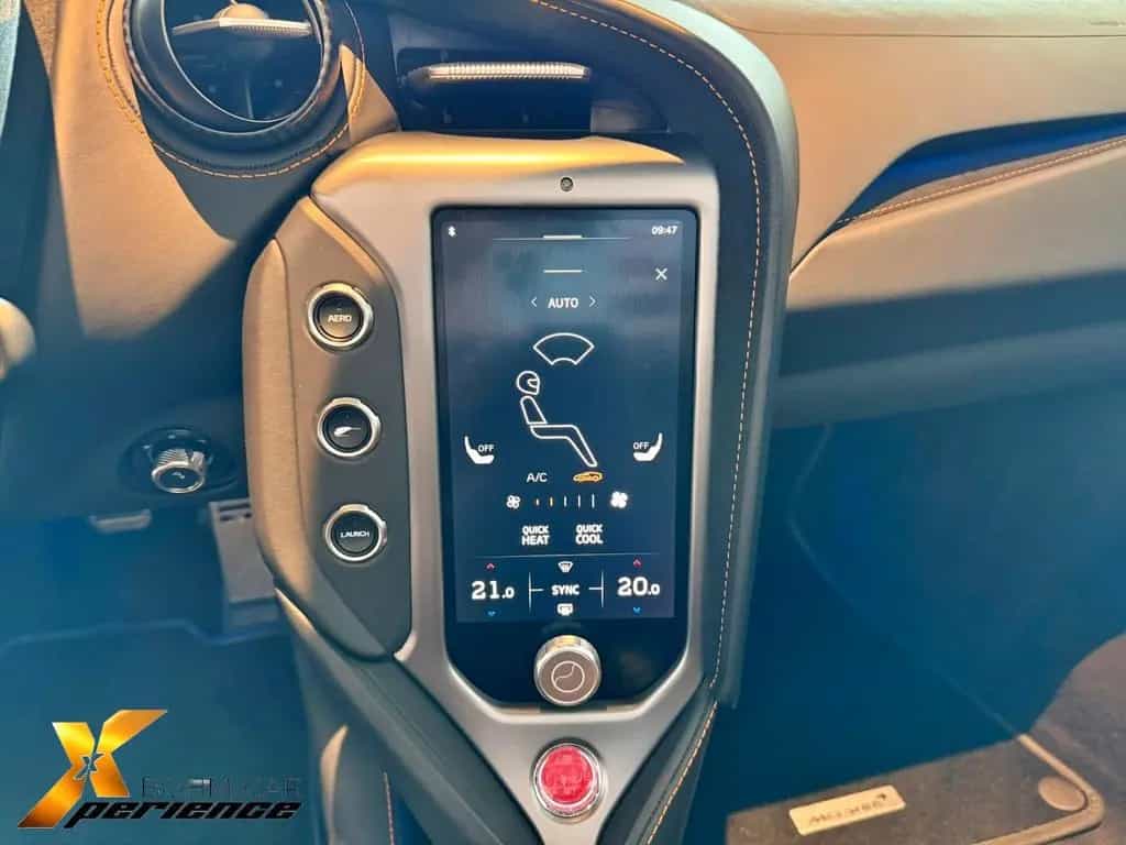 McLaren 750S Spider - Carbon - B&W - TechLux -Black Pack 07/2024-photo-17