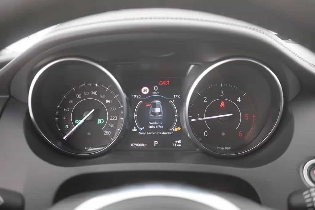 Jaguar E-Pace D180 S AWD LED Navi Leder Kamera DAB 03/2019-photo-16