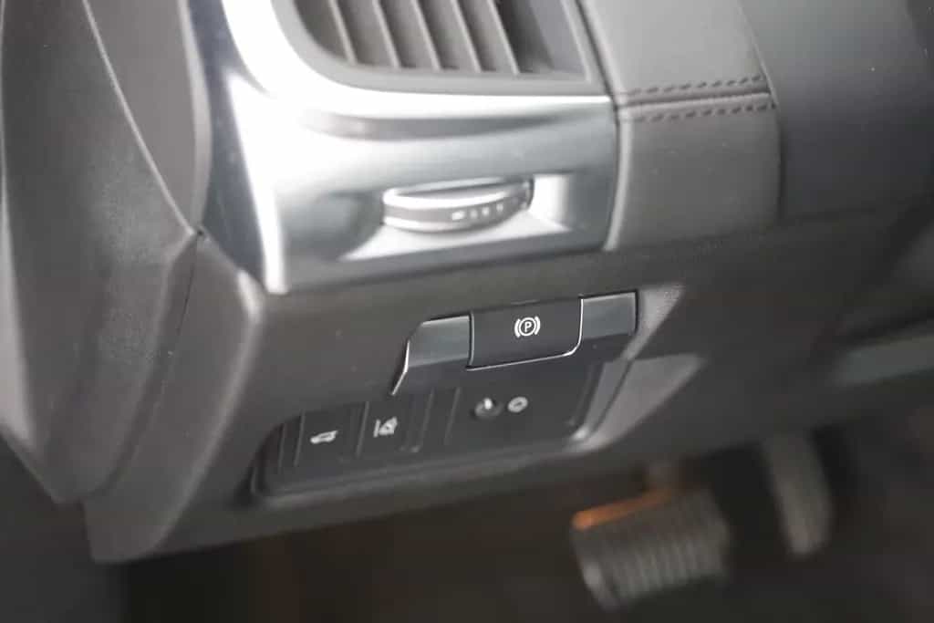 Jaguar E-Pace D180 S AWD LED Navi Leder Kamera DAB 03/2019-photo-19