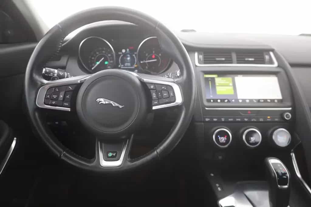 Jaguar E-Pace D180 S AWD LED Navi Leder Kamera DAB 03/2019-photo-9