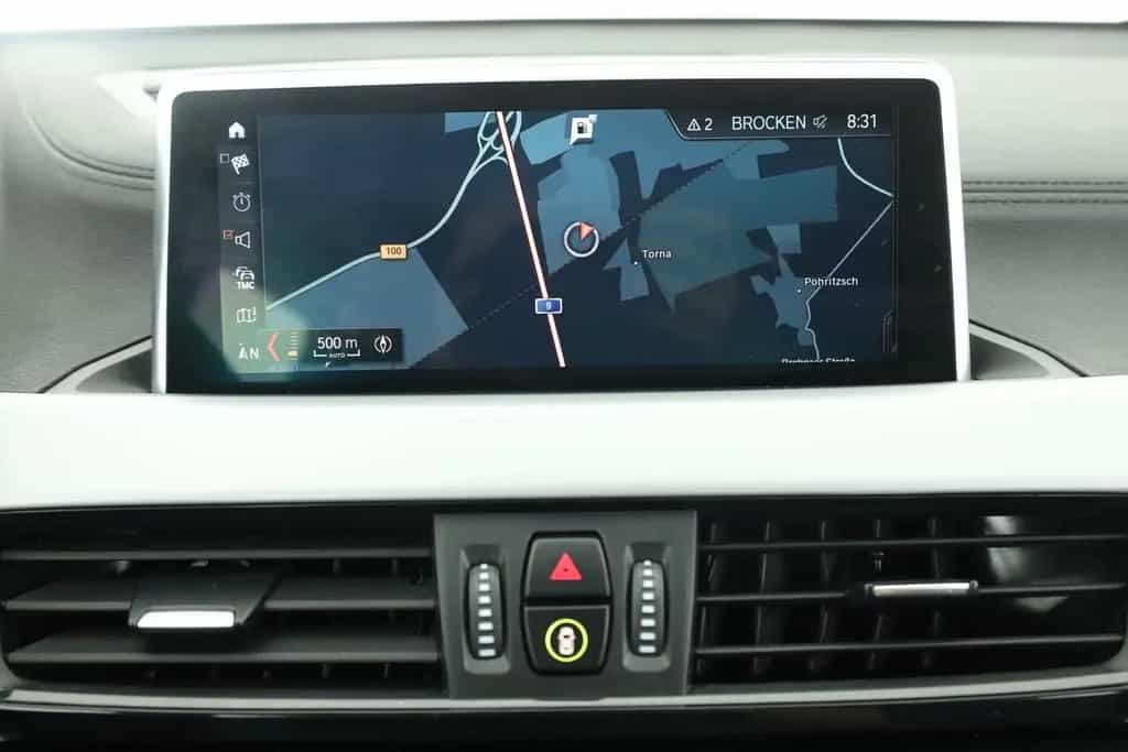 BMW X2 18i Advantage LED Navi Sitzheizung DAB USB 01/2020-photo-10