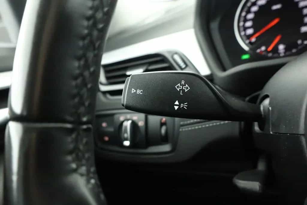 BMW X2 18i Advantage LED Navi Sitzheizung DAB USB 01/2020-photo-17