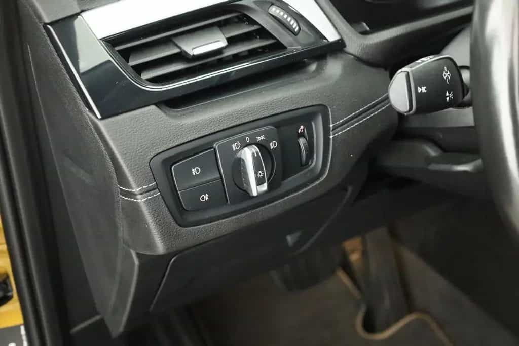 BMW X2 18i Advantage LED Navi Sitzheizung DAB USB 01/2020-photo-19