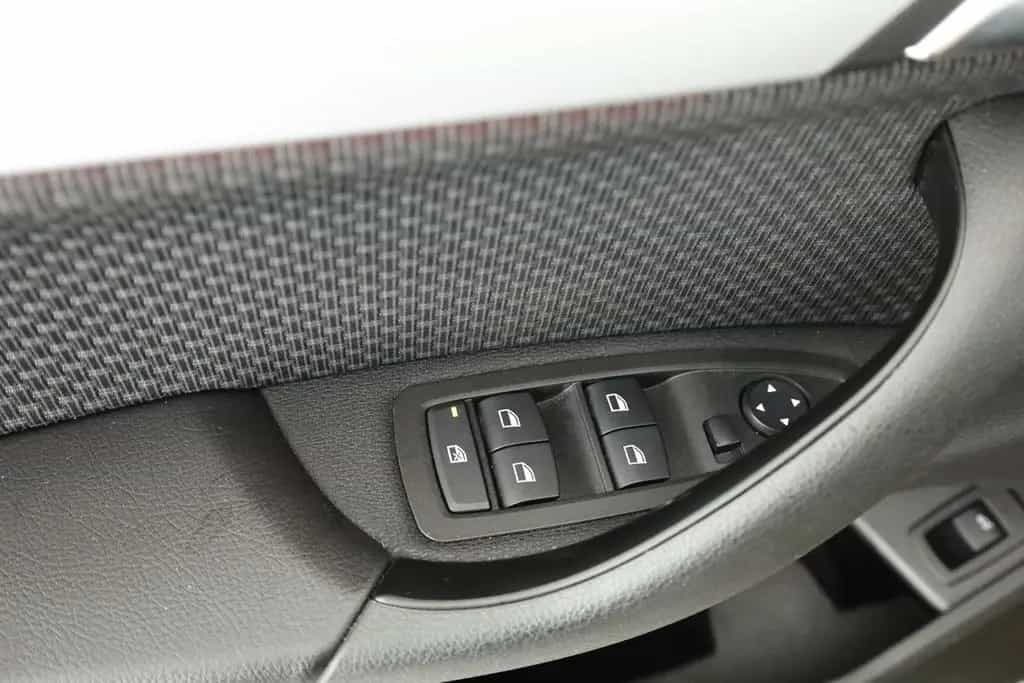 BMW X2 18i Advantage LED Navi Sitzheizung DAB USB 01/2020-photo-20