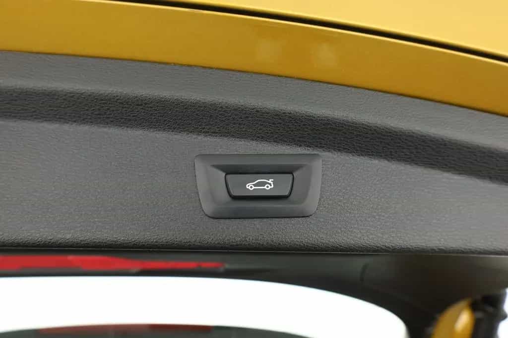 BMW X2 18i Advantage LED Navi Sitzheizung DAB USB 01/2020-photo-26