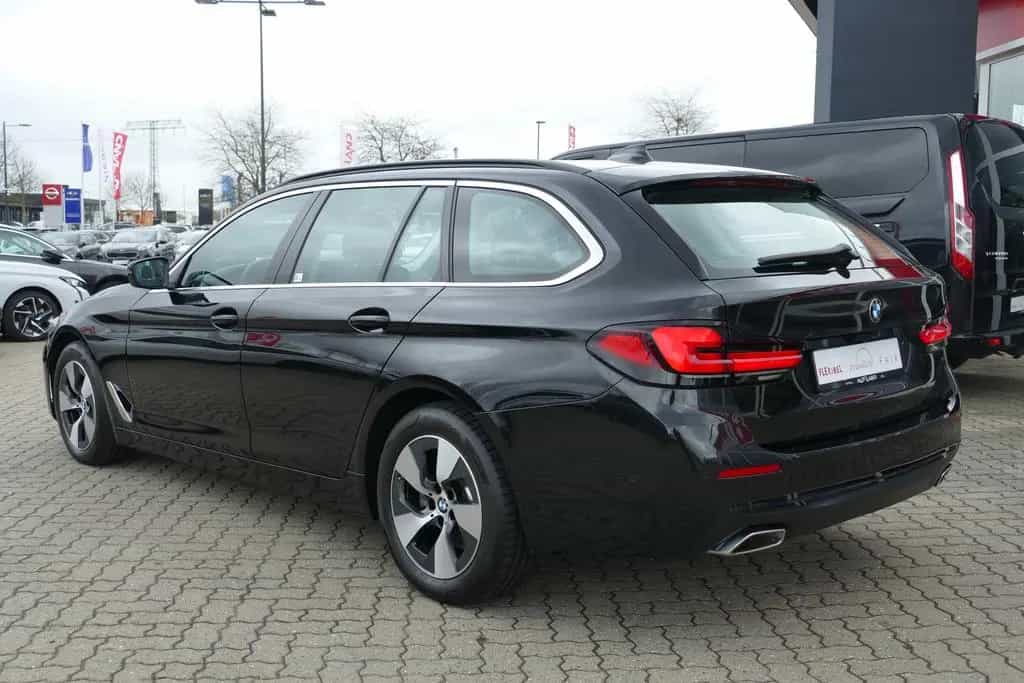 BMW 5 Series 520d Touring Aut. LED Navi ACC Sportsitze Leder 08/2022-photo-2