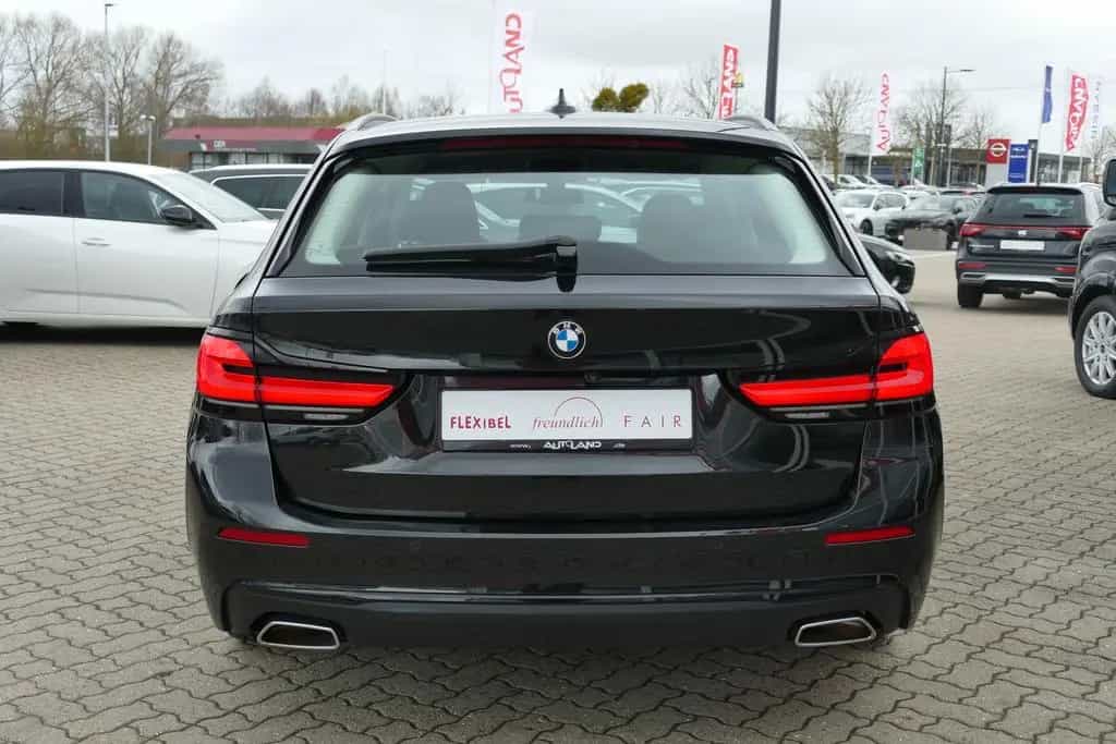 BMW 5 Series 520d Touring Aut. LED Navi ACC Sportsitze Leder 08/2022-photo-3