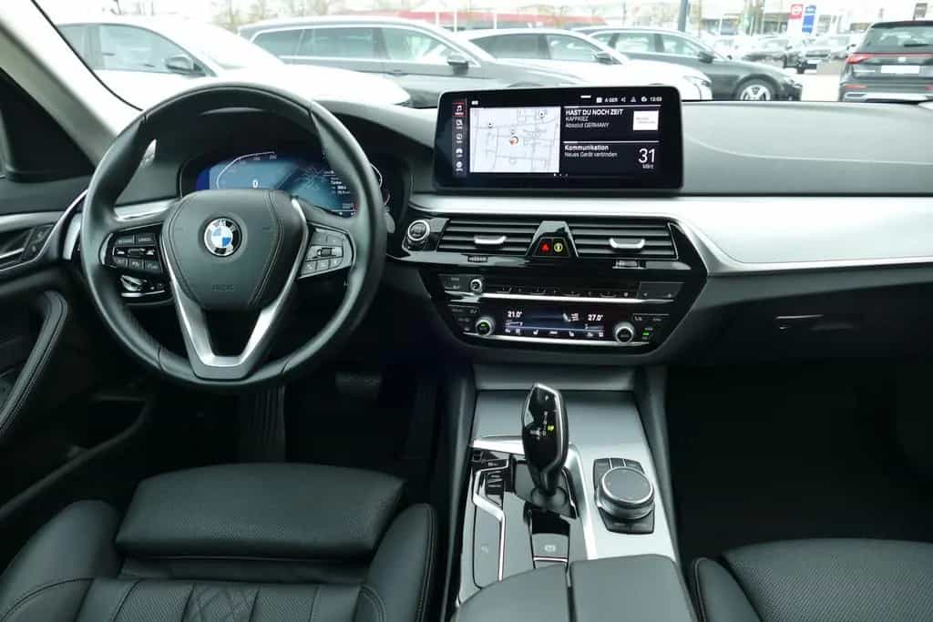 BMW 5 Series 520d Touring Aut. LED Navi ACC Sportsitze Leder 08/2022-photo-7