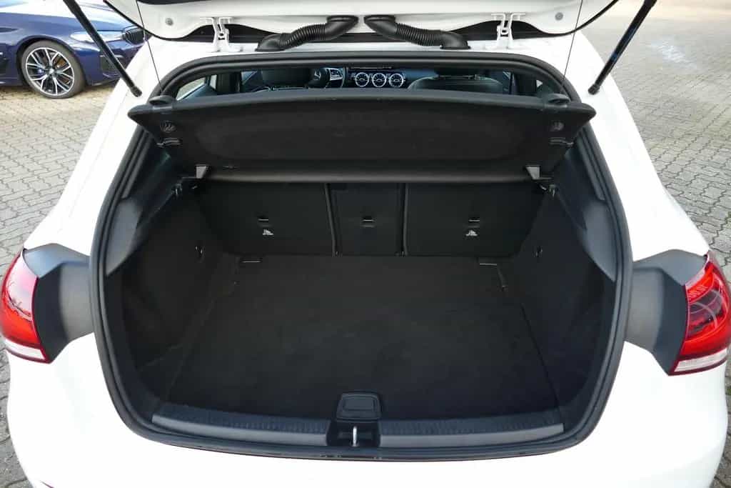 Mercedes-Benz A-Class Progressive LED Navi Sitzheizung Tempomat 04/2019-photo-27