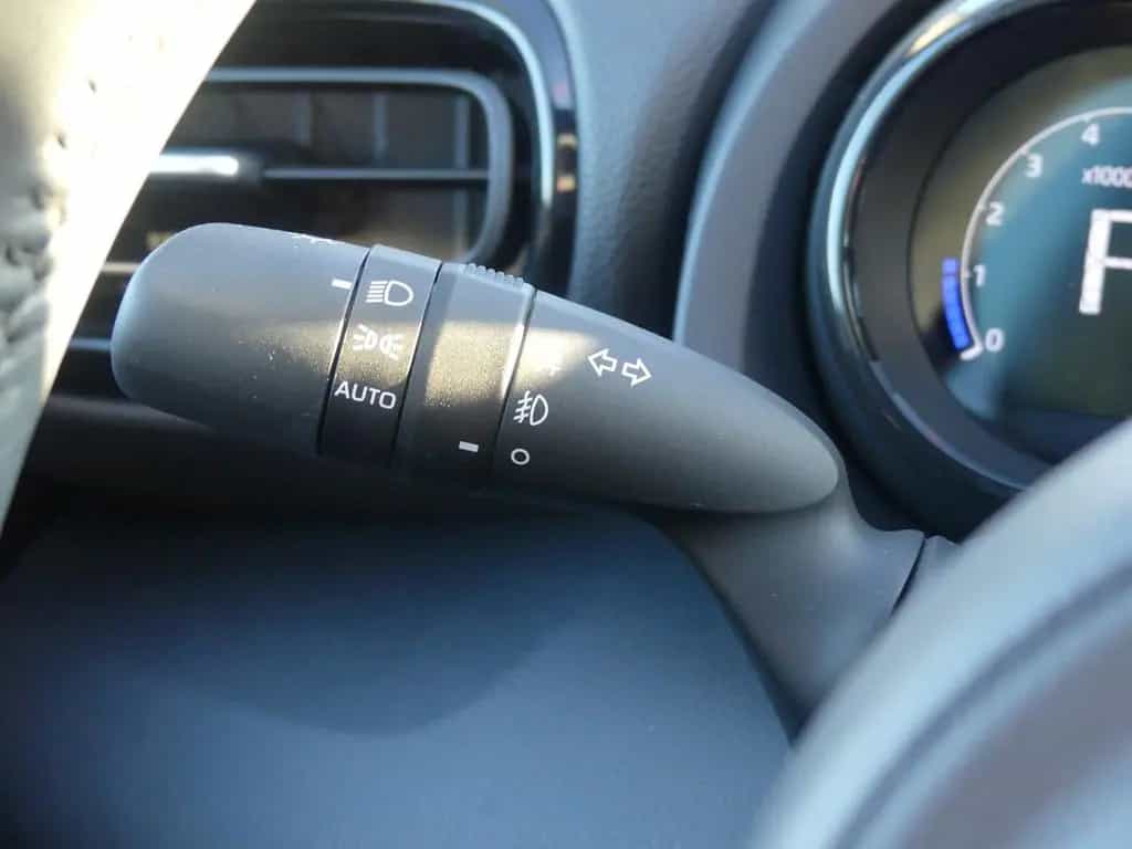 Toyota Yaris 1.5 Style LED Navi Totwinkel DAB Head-Up 02/2021-photo-17