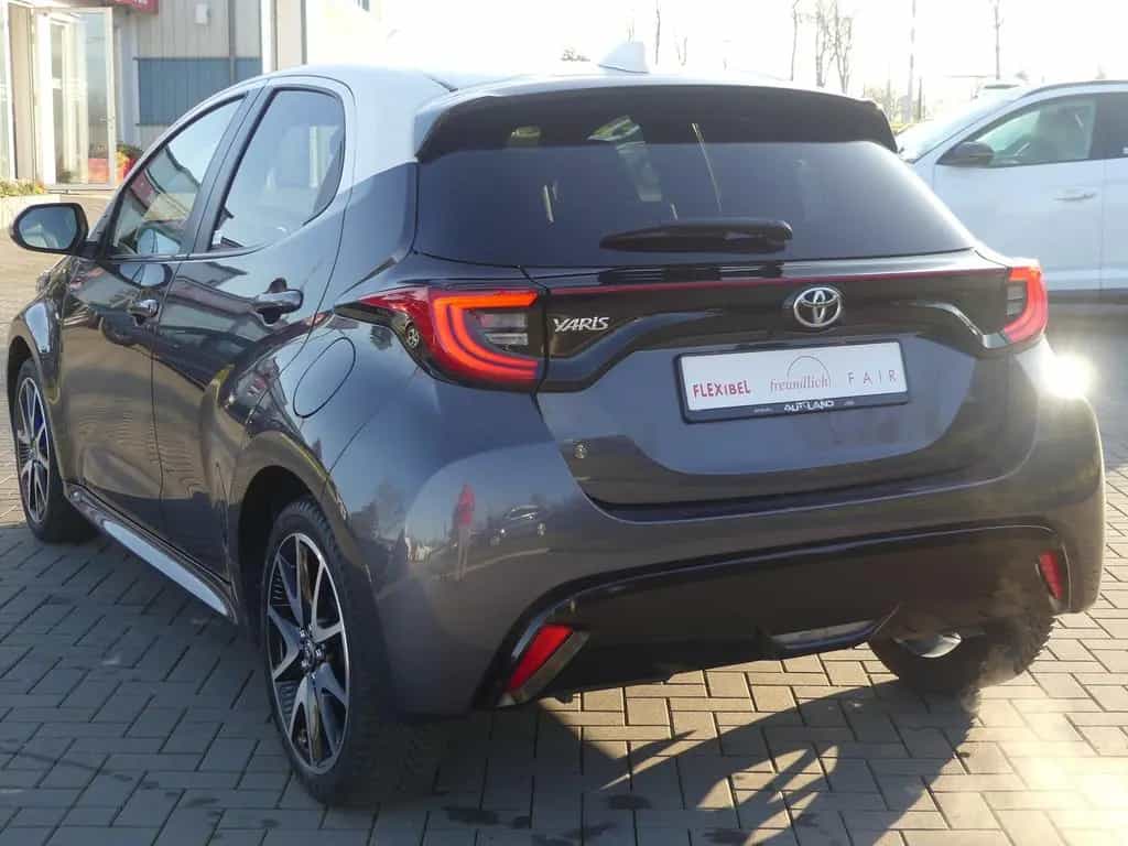 Toyota Yaris 1.5 Style LED Navi Totwinkel DAB Head-Up 02/2021-photo-2