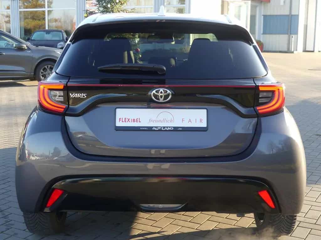 Toyota Yaris 1.5 Style LED Navi Totwinkel DAB Head-Up 02/2021-photo-3