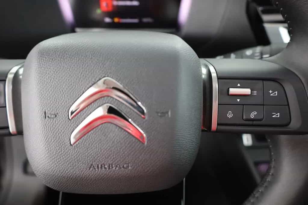 Citroën C4 PureTech 130 LED Navi Pano 360° 05/2024-photo-17