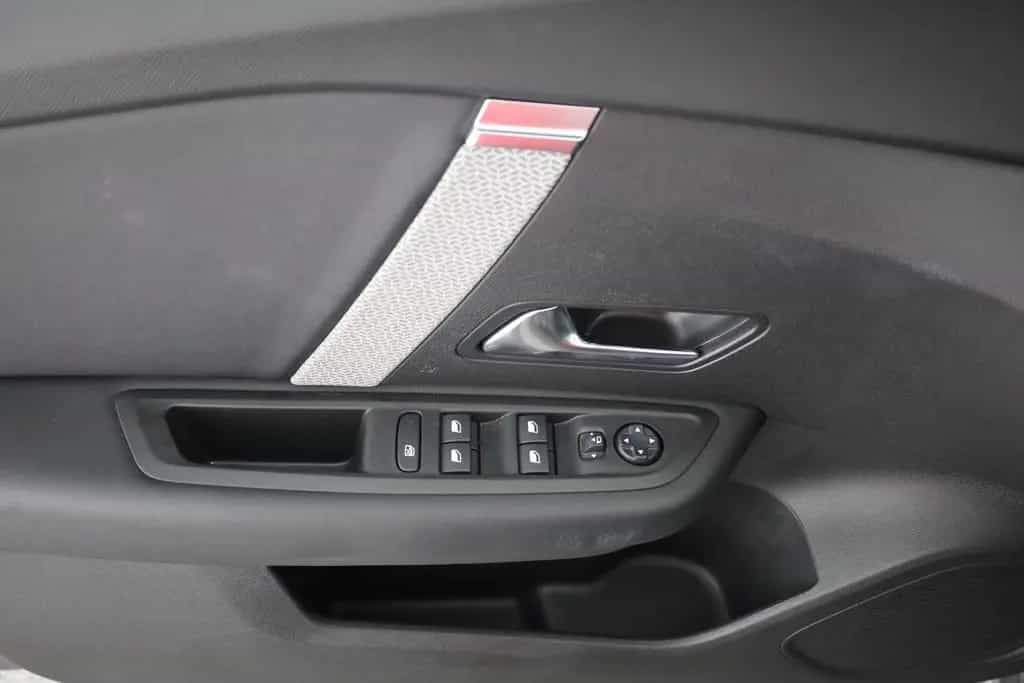 Citroën C4 PureTech 130 LED Navi Pano 360° 05/2024-photo-22