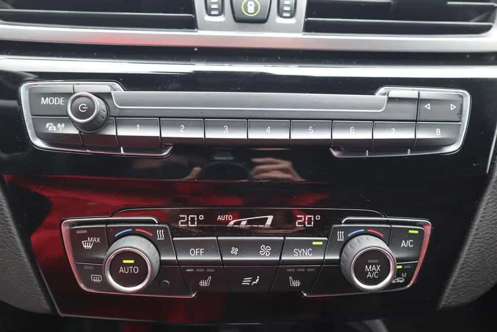 BMW X2 sDrive 18i M Sport LED Navi Kamera Tempomat 04/2019-photo-25