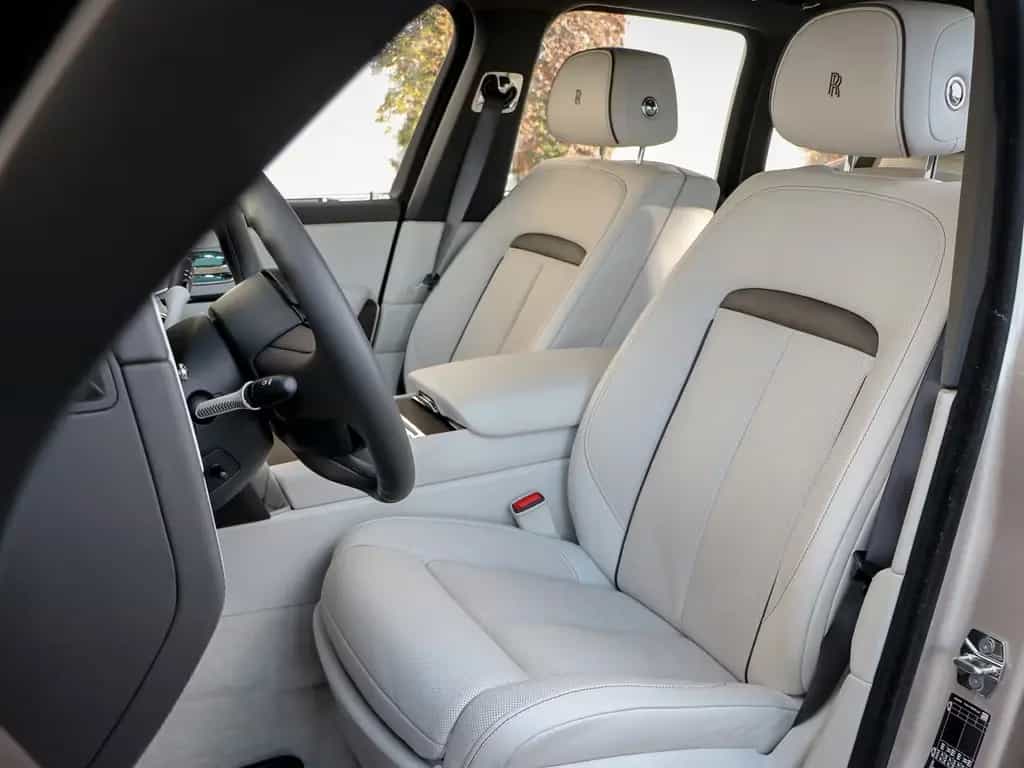 Rolls-Royce Cullinan 11/2023-photo-13