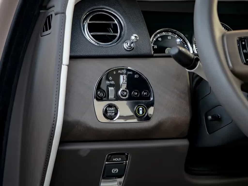 Rolls-Royce Cullinan 11/2023-photo-21