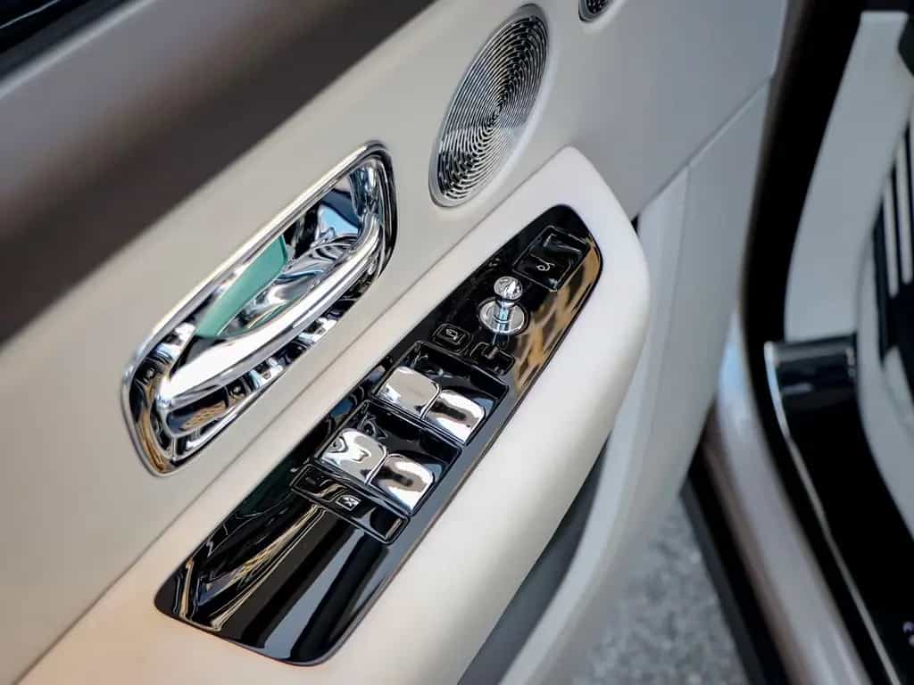 Rolls-Royce Cullinan 11/2023-photo-26