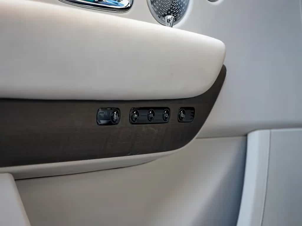 Rolls-Royce Cullinan 11/2023-photo-30