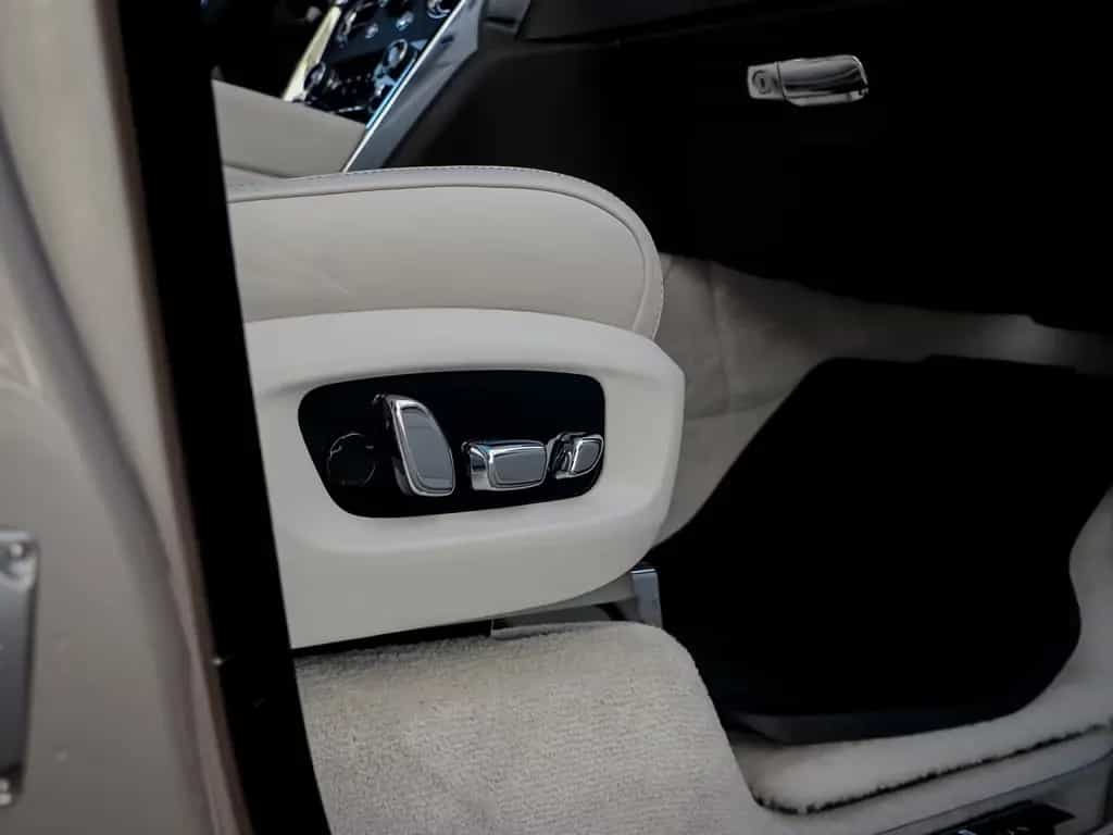 Rolls-Royce Cullinan 11/2023-photo-32