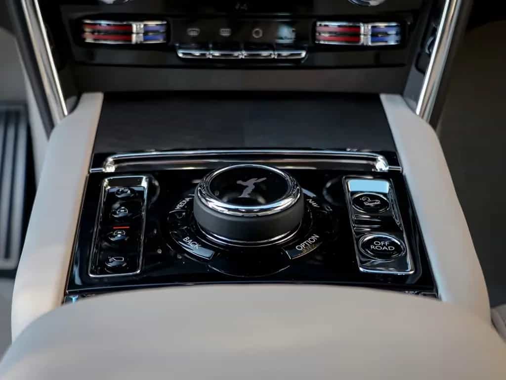 Rolls-Royce Cullinan 11/2023-photo-36