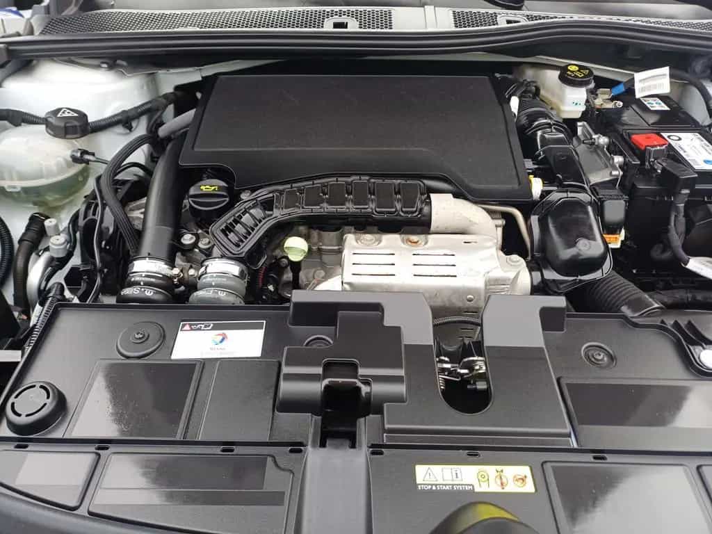 Citroën C4 PureTech 130 S&S Feel Pack 08/2023-photo-6