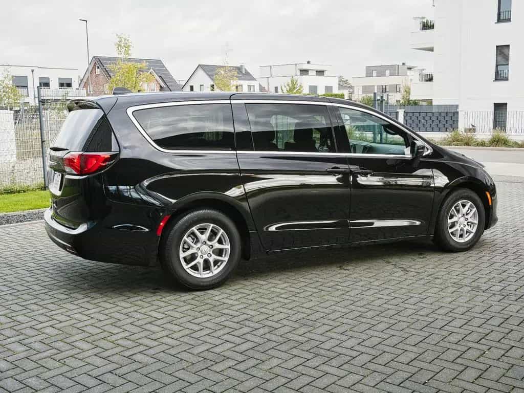 Chrysler Other Pacifica / Grand Caravan null-photo-8