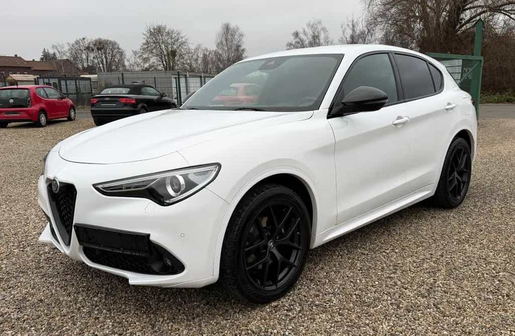 Alfa Romeo Stelvio Veloce Q4 1 Hand,Leder,Kamera,Garantie 10/2021-photo-1