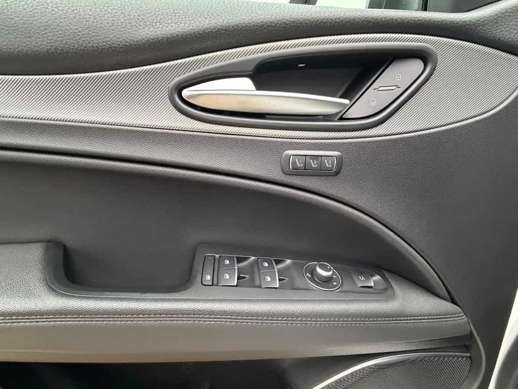 Alfa Romeo Stelvio Veloce Q4 1 Hand,Leder,Kamera,Garantie 10/2021-photo-14