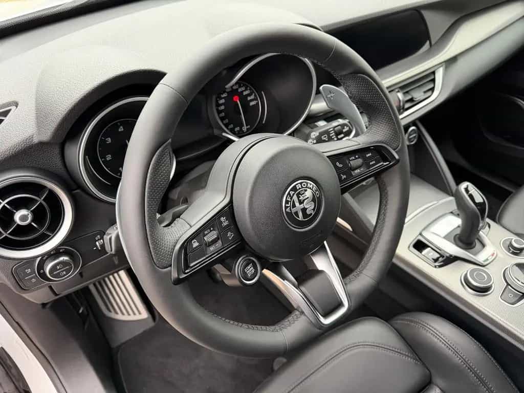 Alfa Romeo Stelvio Veloce Q4 1 Hand,Leder,Kamera,Garantie 10/2021-photo-17