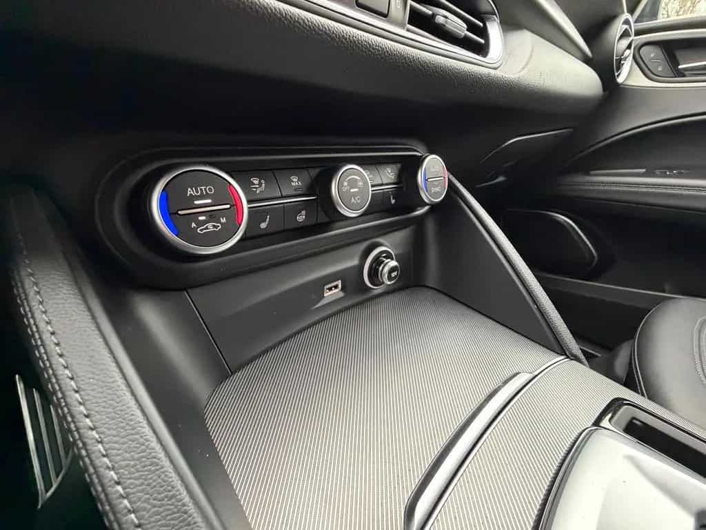 Alfa Romeo Stelvio Veloce Q4 1 Hand,Leder,Kamera,Garantie 10/2021-photo-19