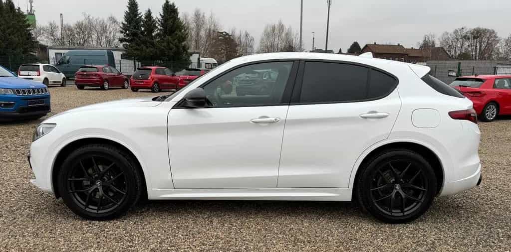 Alfa Romeo Stelvio Veloce Q4 1 Hand,Leder,Kamera,Garantie 10/2021-photo-2