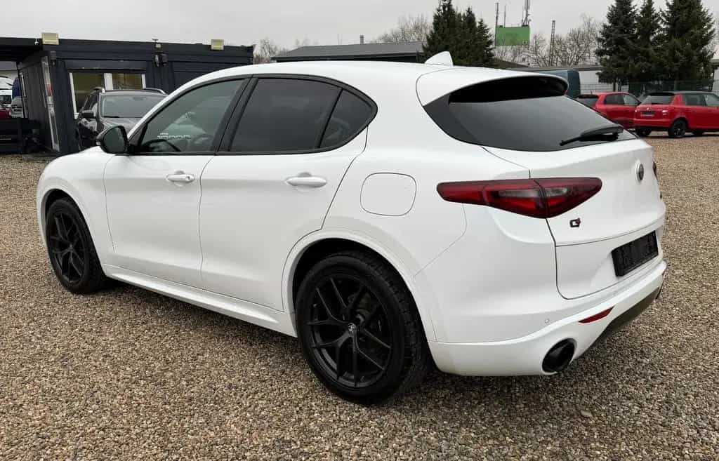 Alfa Romeo Stelvio Veloce Q4 1 Hand,Leder,Kamera,Garantie 10/2021-photo-3