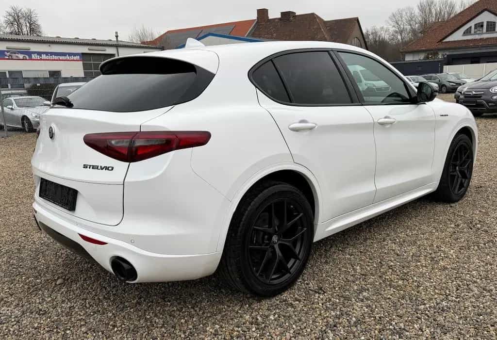 Alfa Romeo Stelvio Veloce Q4 1 Hand,Leder,Kamera,Garantie 10/2021-photo-5