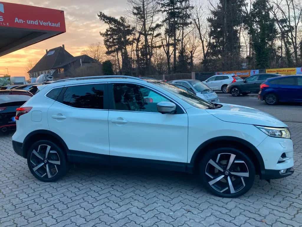 Nissan Qashqai Tekna+ -Leder-360 Kamera-AHK-LED-BOSE 09/2018-photo-1