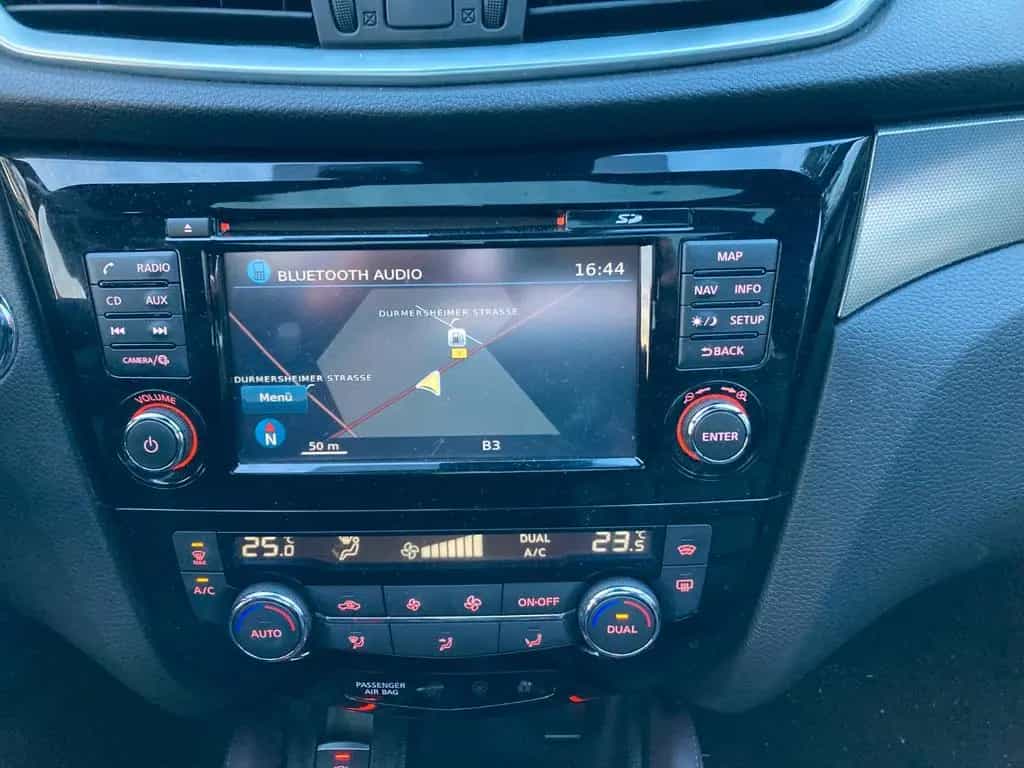 Nissan Qashqai Tekna+ -Leder-360 Kamera-AHK-LED-BOSE 09/2018-photo-17