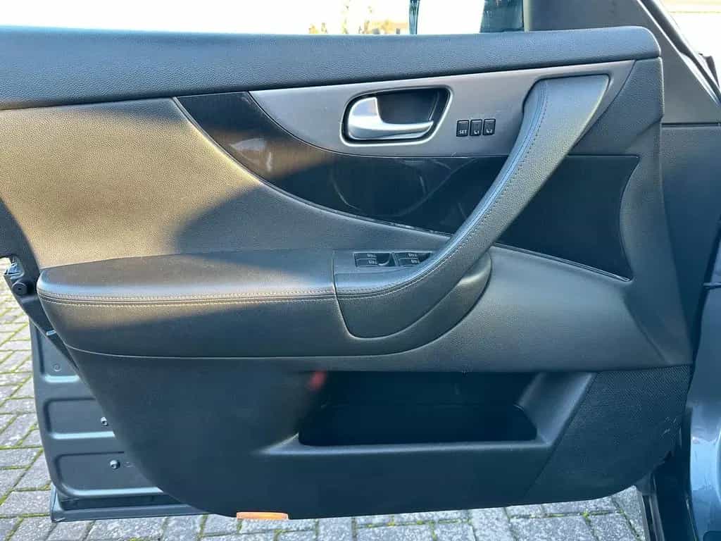 Infiniti QX70 3.0 d S Leder Bi-Xenon AHK 07/2015-photo-5