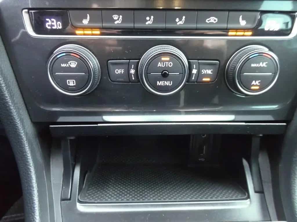 Volkswagen Golf VII 1.4 TSI Comfort LED-Licht,Massagesitze 05/2017-photo-15