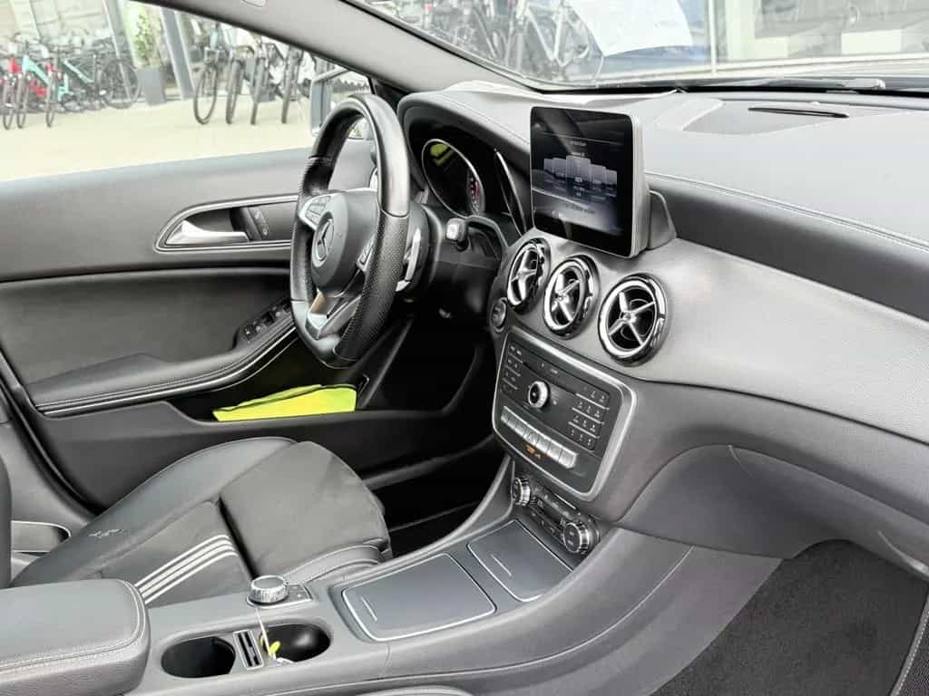 Mercedes-Benz GLA-Class 250 AMG/H&K 12/2017-photo-16