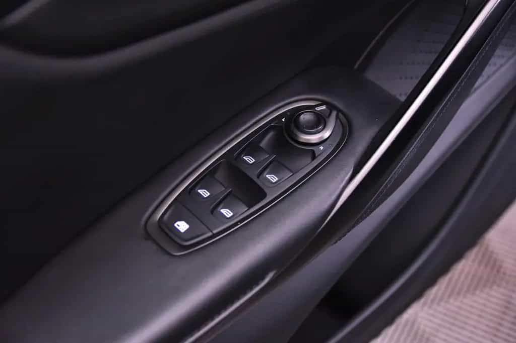 Aston Martin DBX 4.0 V8 06/2021-photo-13