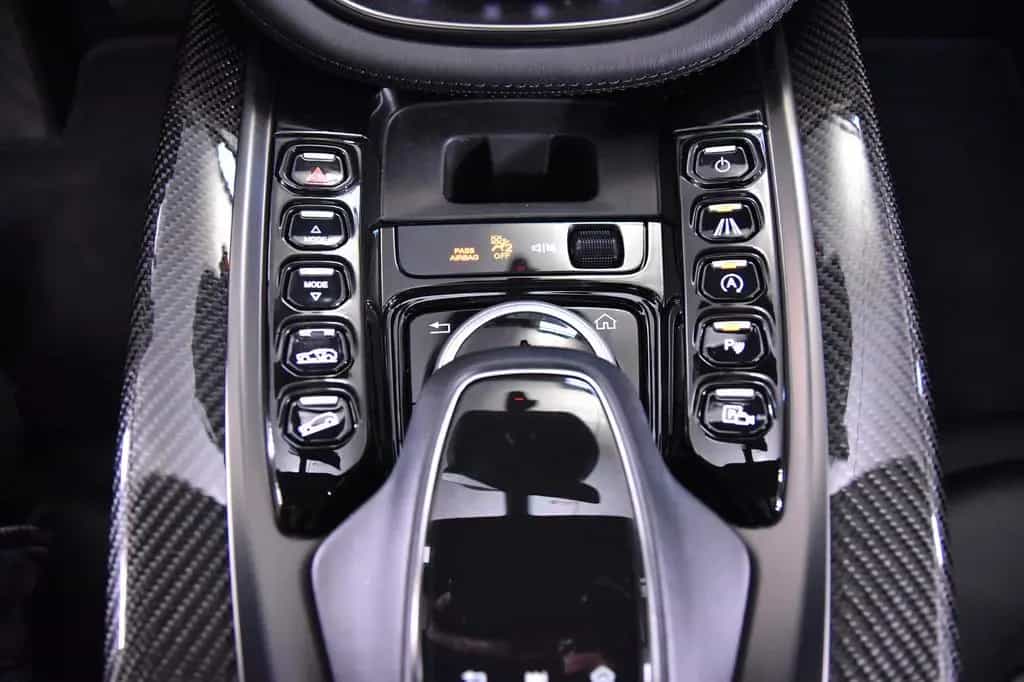 Aston Martin DBX 4.0 V8 06/2021-photo-16