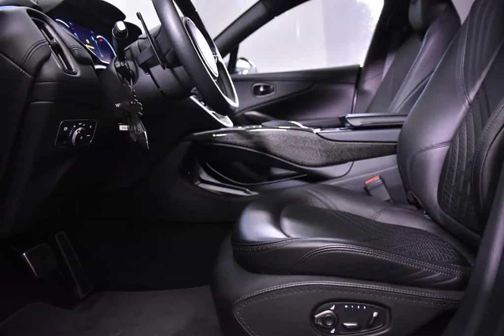 Aston Martin DBX 4.0 V8 06/2021-photo-24