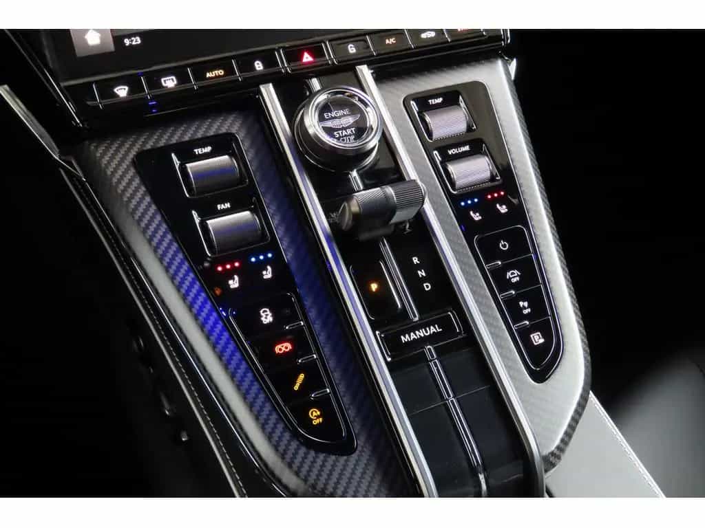 Aston Martin V8 Vantage Carbonpaket 05/2025-photo-11