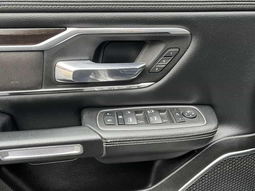 Dodge RAM 1500 Laramie LED AHK LPG Memory LPG 07/2023-photo-18