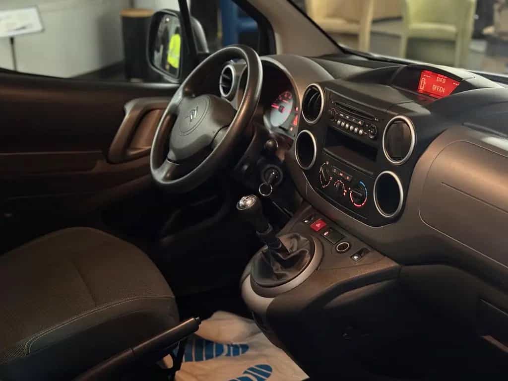 Citroën Berlingo Behindertengerecht-Rampe 4+1 01/2018-photo-14