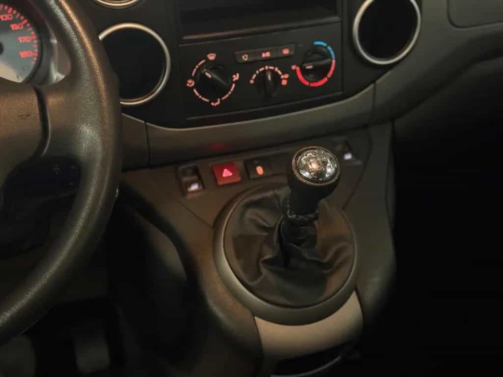 Citroën Berlingo Behindertengerecht-Rampe 4+1 01/2018-photo-18